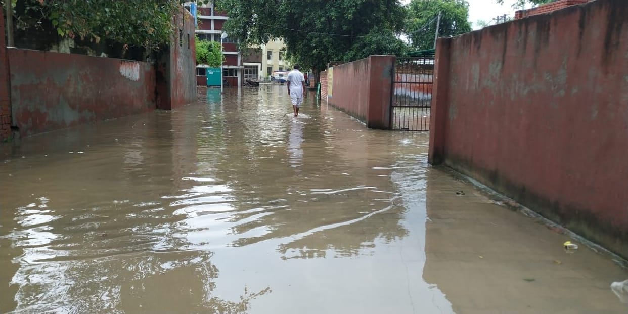 39.6 mm rain, water filled in roads and streets in one and half hour