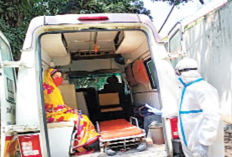 patients are keeping ambulance waiting in lucknow