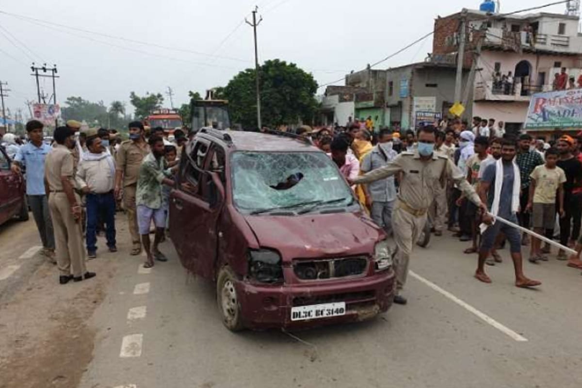 UP News: Villagers have ruckus and car wreck against gokashi in Baghpat