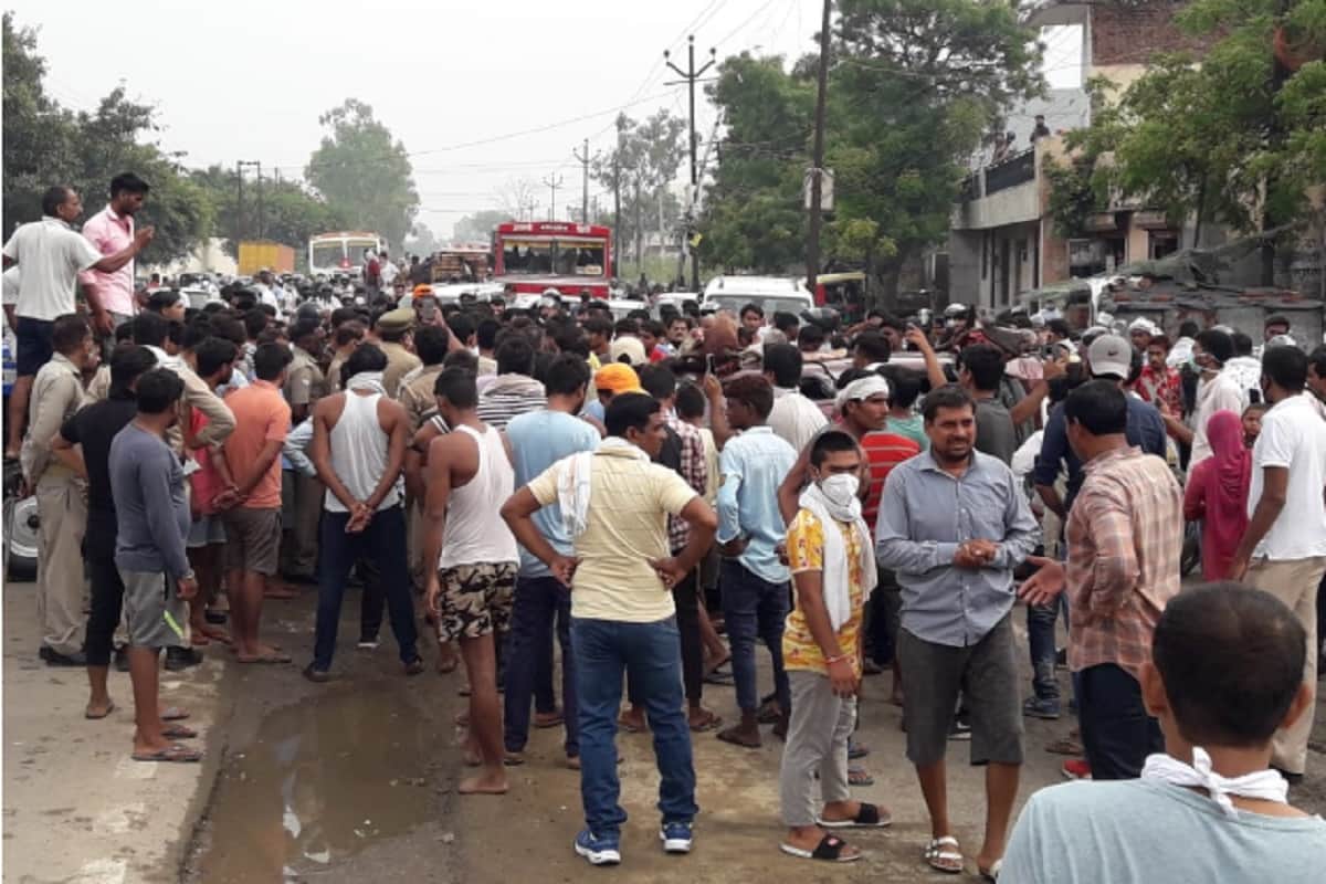 UP News: Peoples have protest against gokashi in a village at Baghpat district