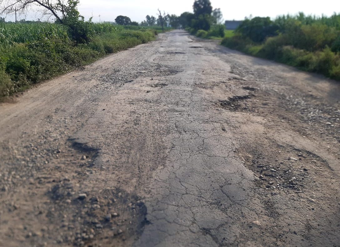 Bidauli-Saharanpur road in bad shape, difficult to walk