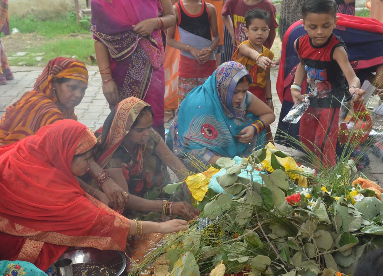 lalai chhatt celebration in pratapgarh
