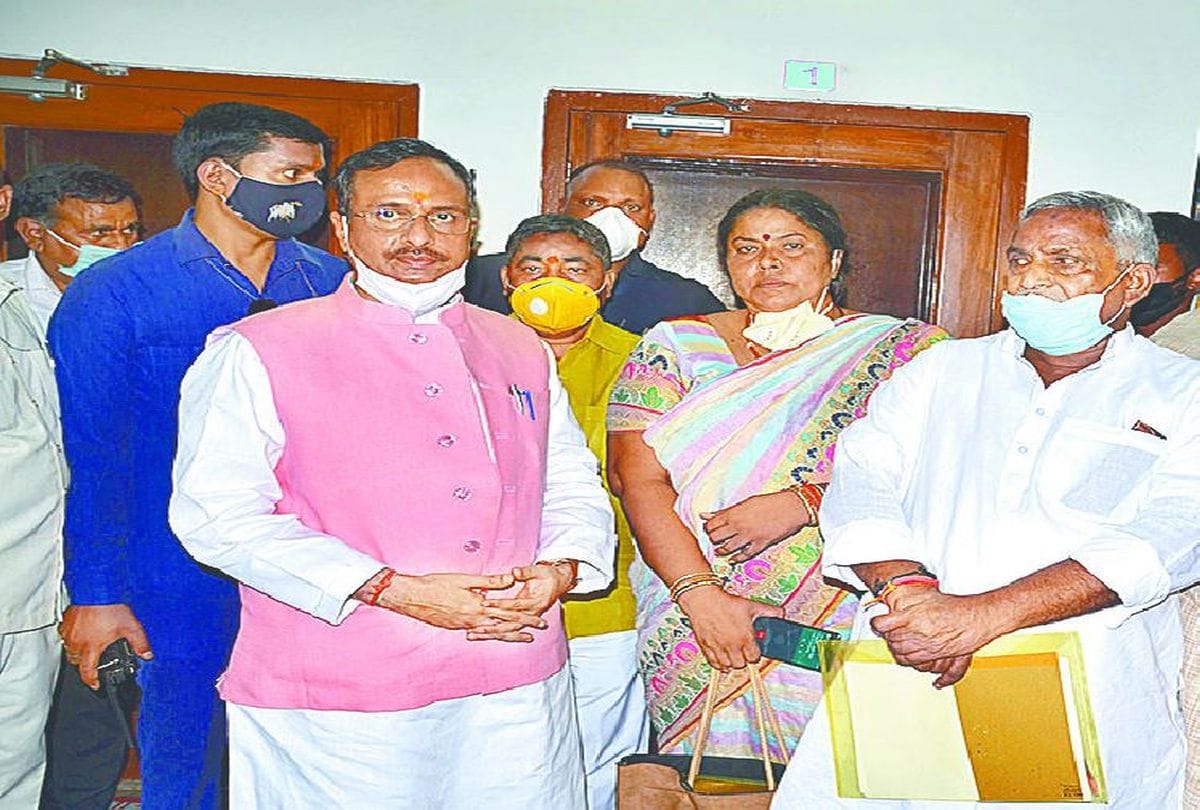 Deputy Chief Minister Dinesh Sharma targets SP and BSP in mathura