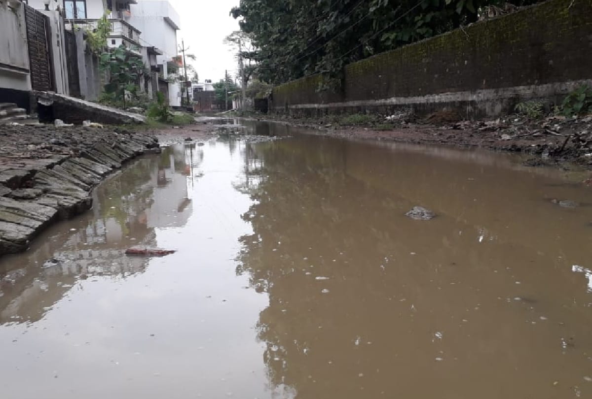 Gorakhpur heavy rain water logging in colony People blamed administration