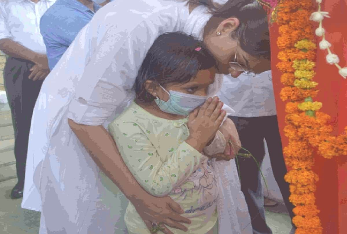 Hapurs DM Aditi Singh father died in delhi