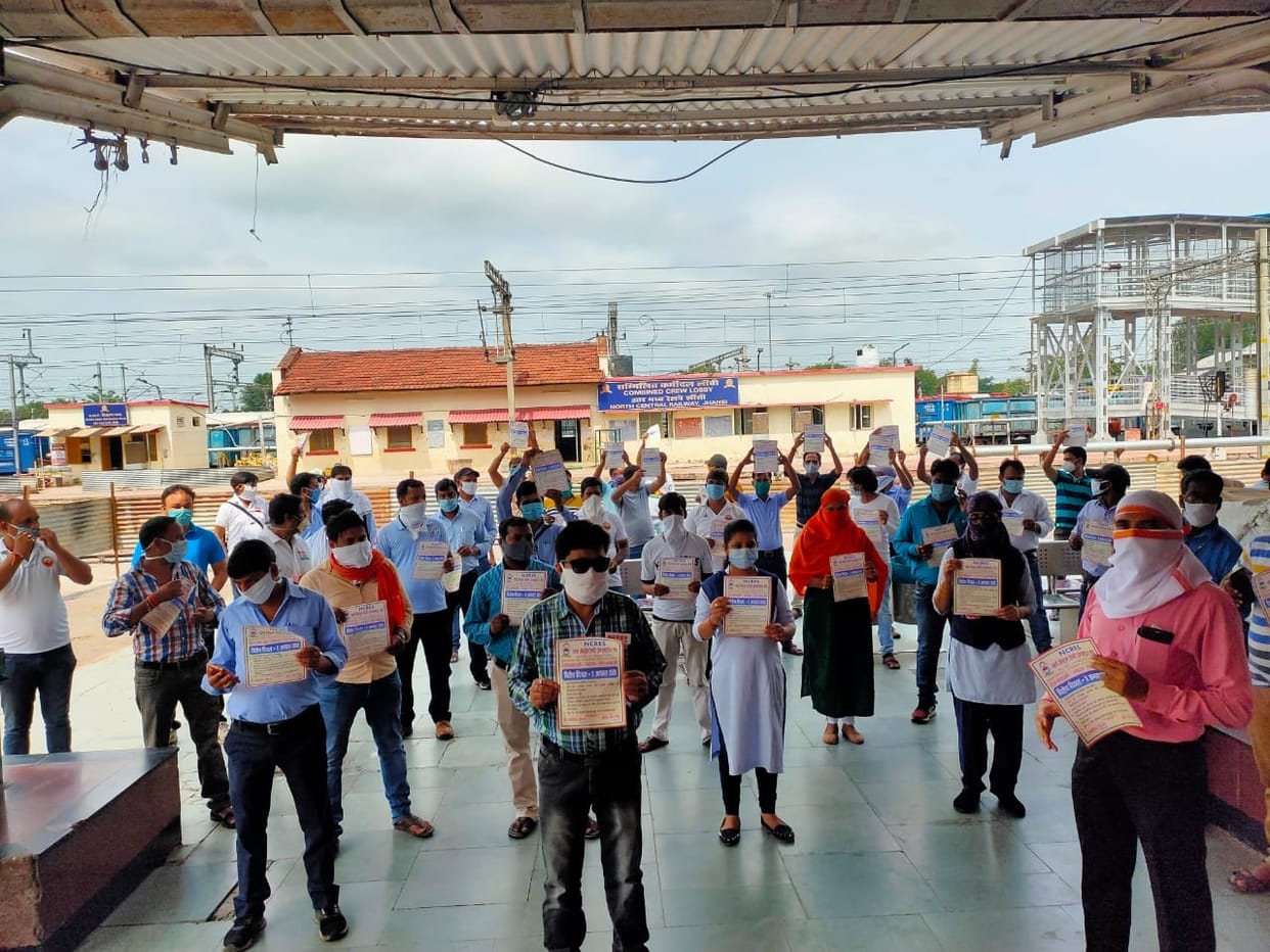 Railway nijikaran again protest stop rail weal