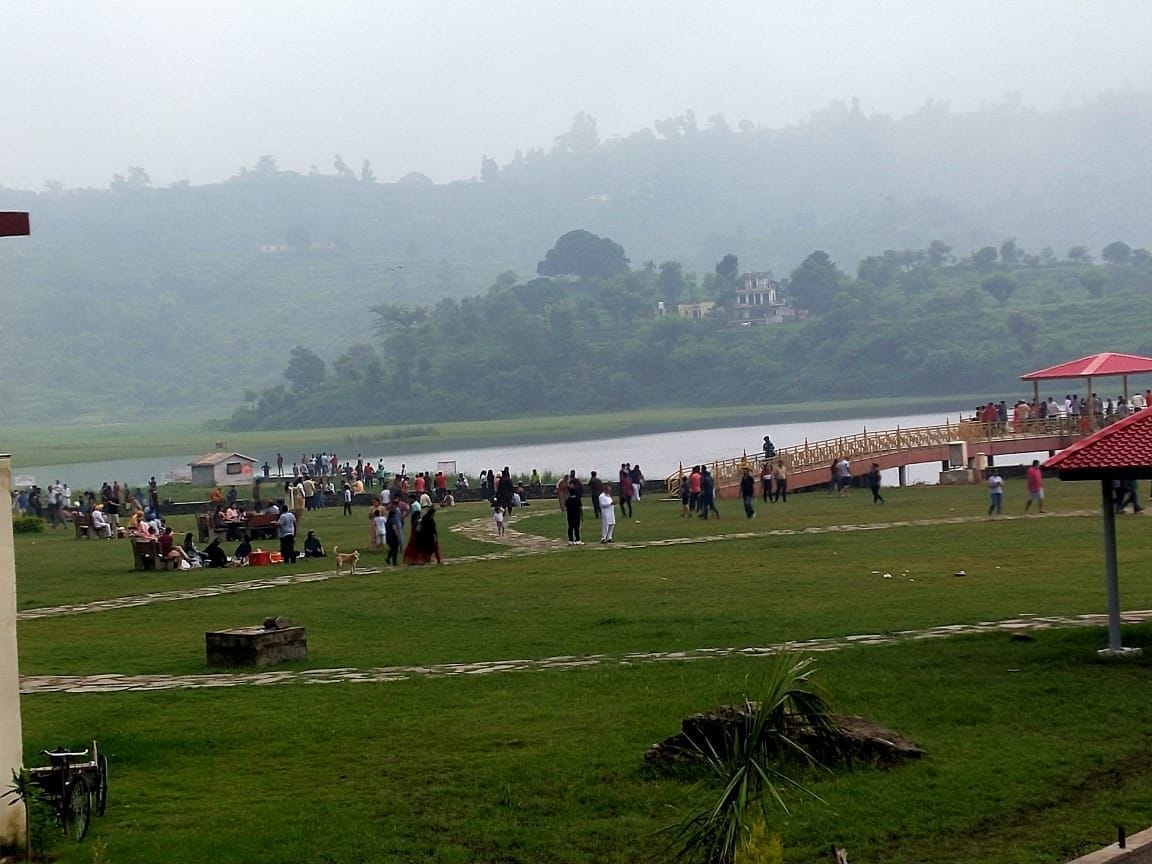 Sukhna Lake Chandigarh Close on Weekend, Tourists gathered in Morni and Tikkar Taal