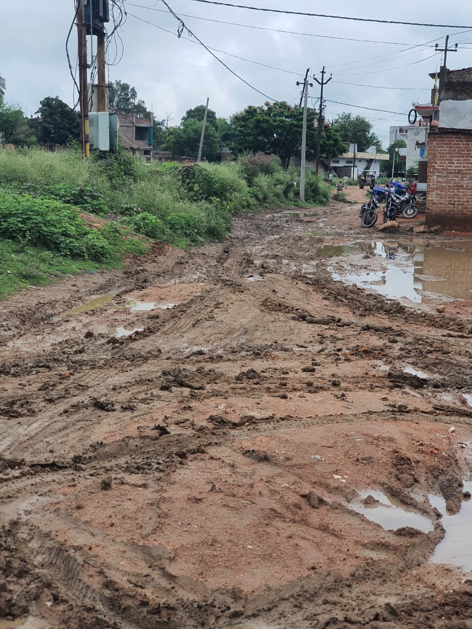 pishnari road damage