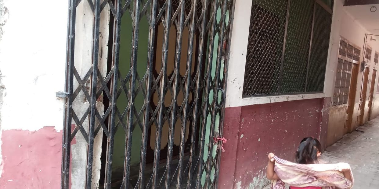 Zardozi businessman's house broken by theft