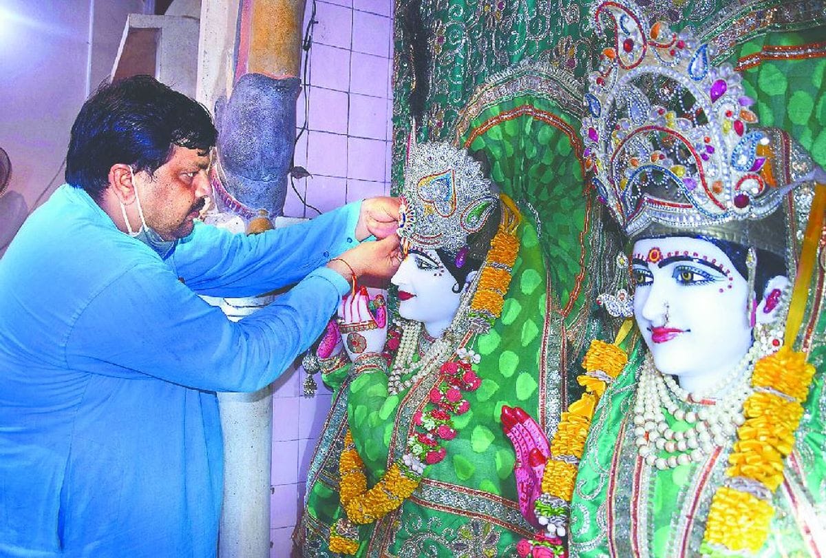 Temples Are Decorated Kanha Janmashtami Will Live On Facebook-YouTube