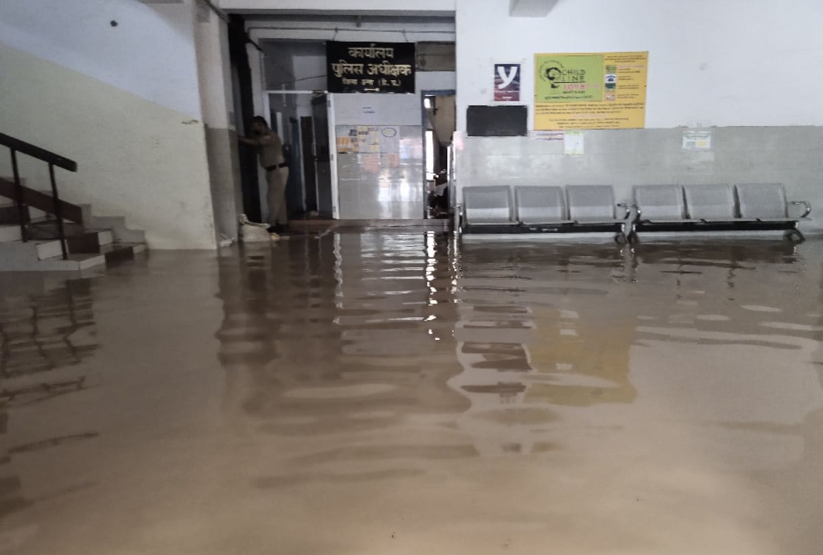 weather update: Heavy rainfall amid orange alert in Himachal, many roads closed, water logging mini Secretariat