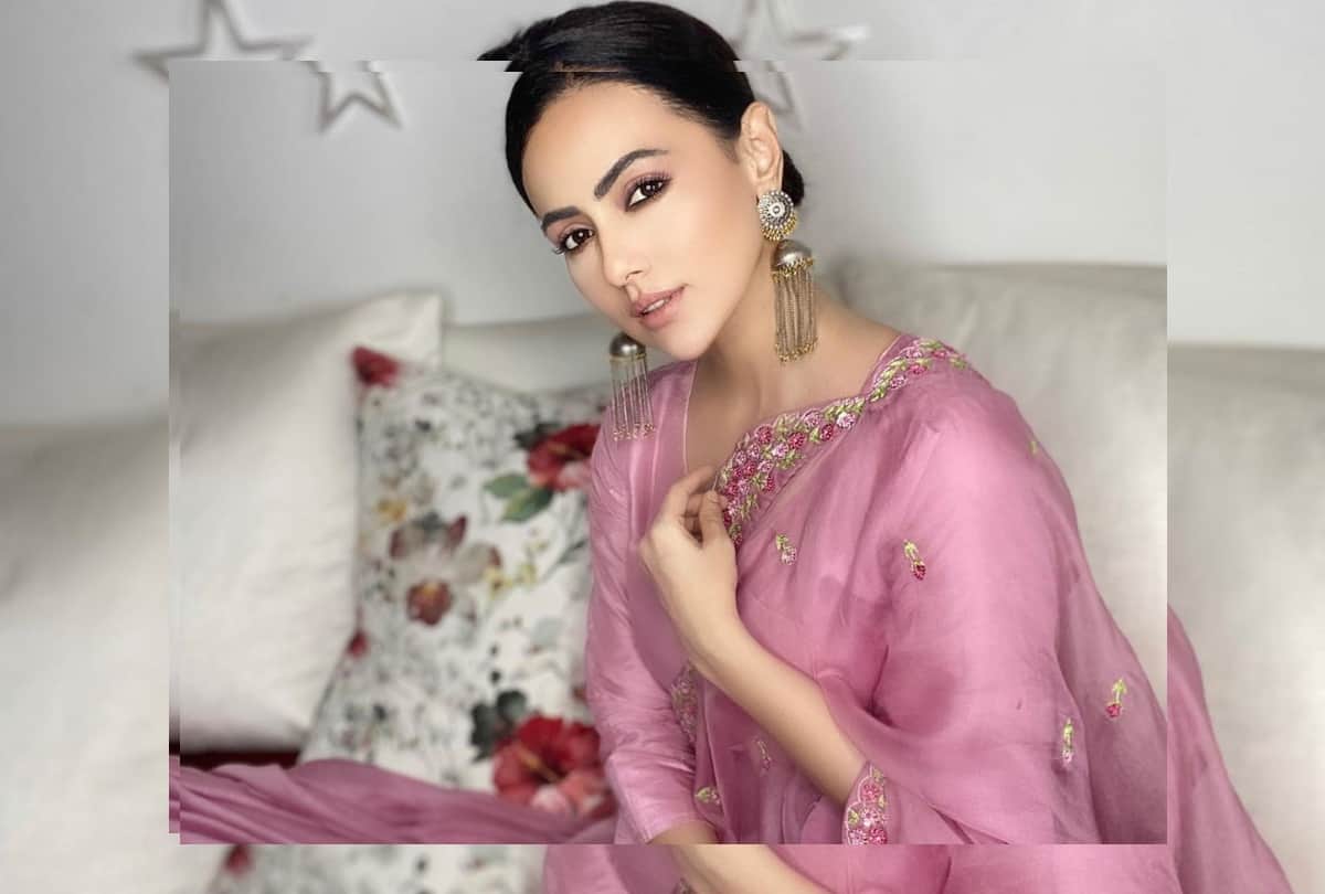 sana khan birthday special here know about his life facts