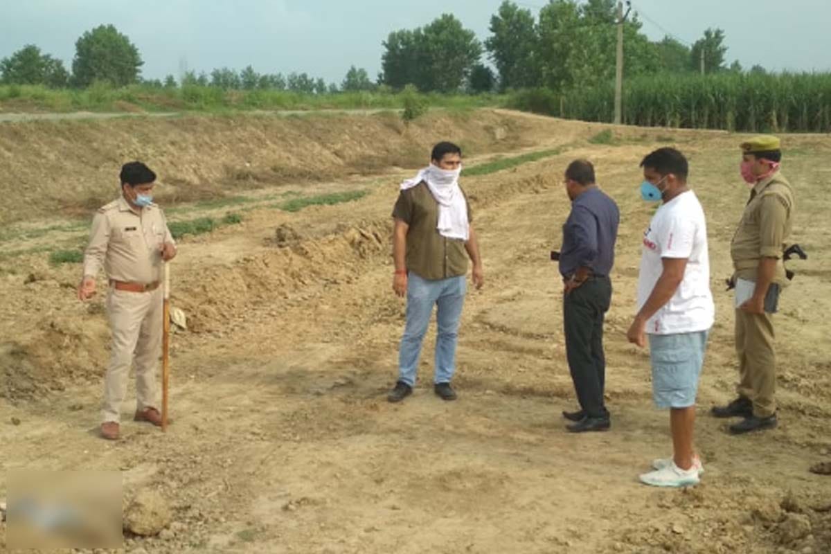 Skeletons seen in the ground while digging soil for the Crematorium in shamli