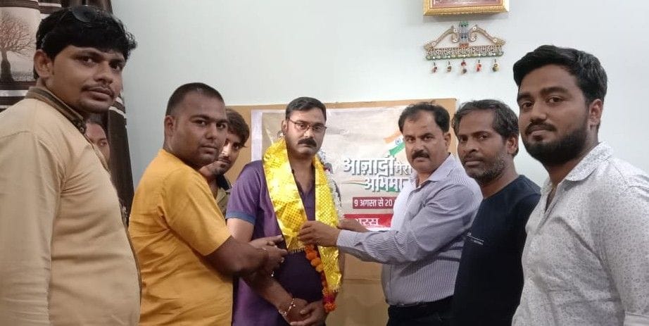 Hathras: Son of freedom fighter Totaram Sharma honored