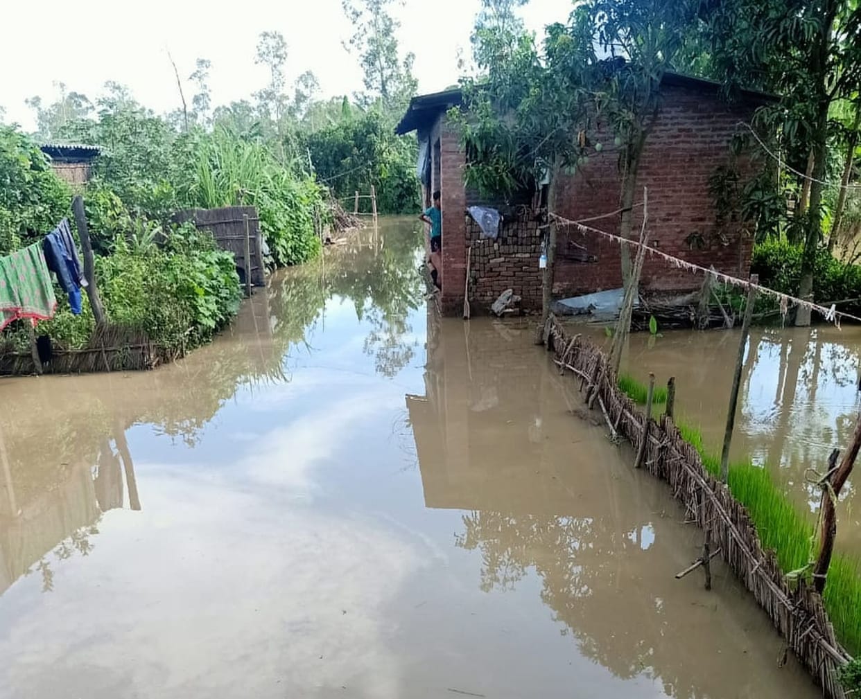 Bagul river buries, flood water enters 250 homes