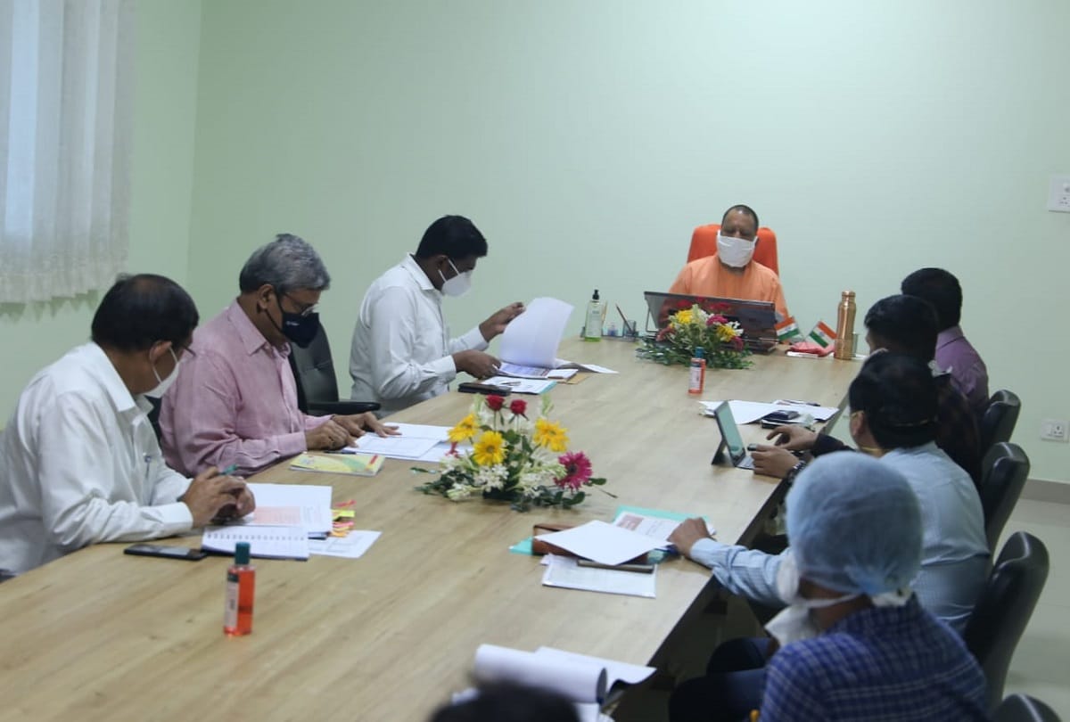 Yogi Adityanath orders to increase beds upto one thousand of L-2 and L-3 in Gorakhpur