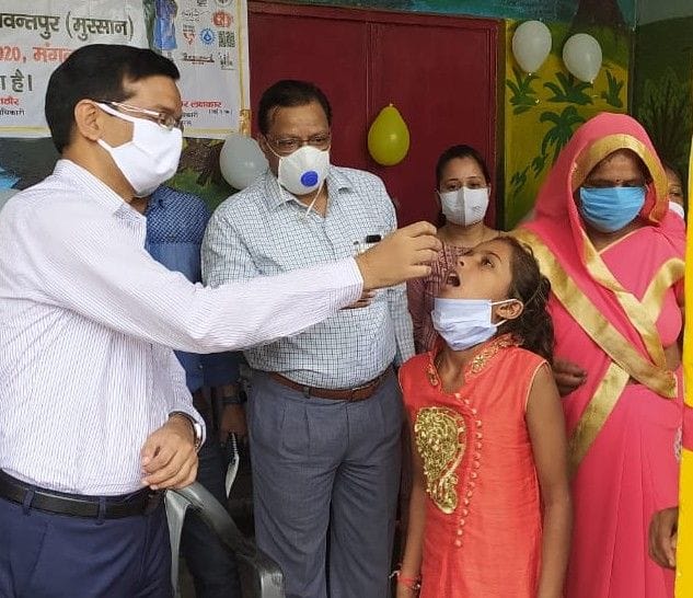 Hathras: DM fed albendazole and palliative vitamin supplements to children