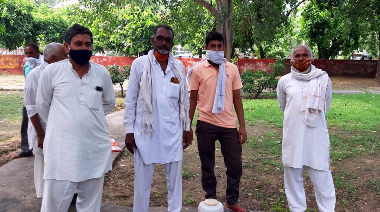 Physicians working in civil hospital emergency ward landed on arbitrary