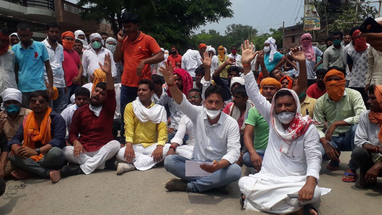 Water entered into the village, jammed