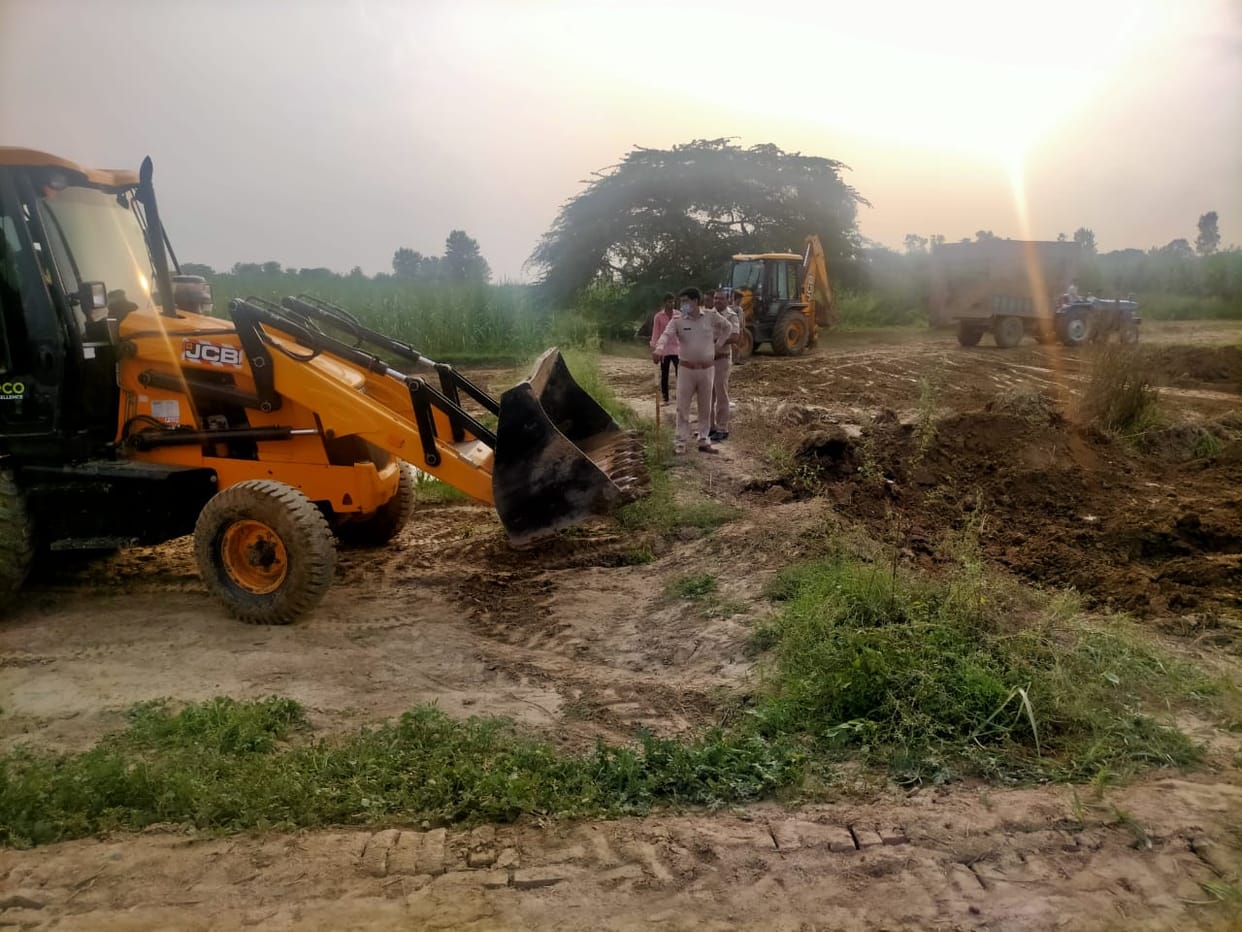 Skeletons came out after lifting mud from crematorium