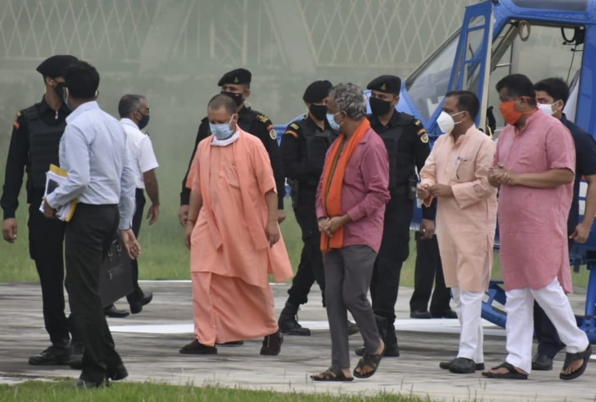 CM yogi adityanath distribute Relief materials for flood victims in Pali