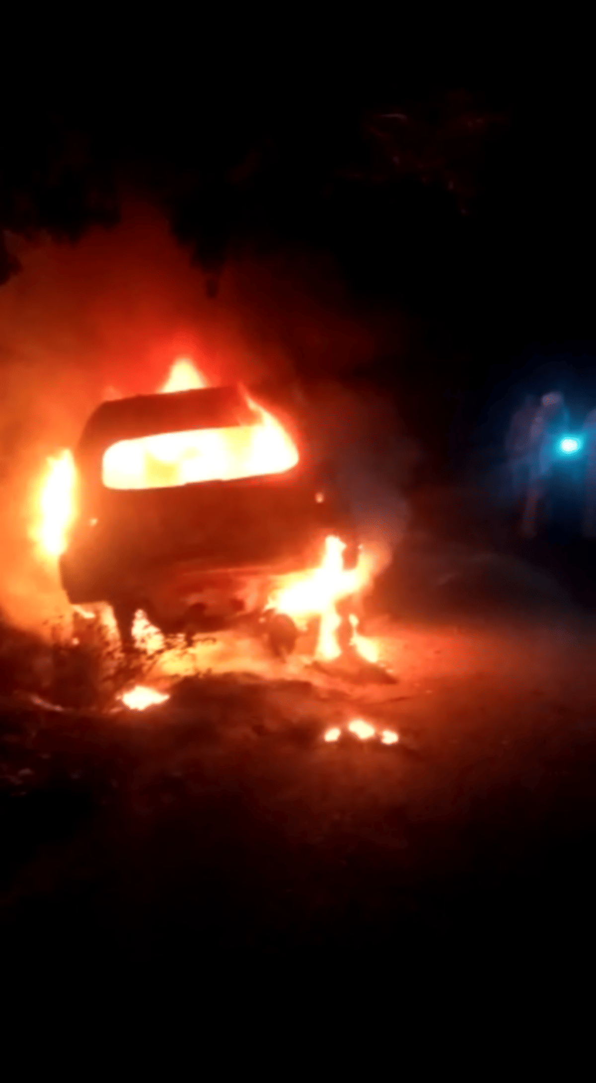young man burnt alive in fierce fire in a car police started investigation in jaunpur up