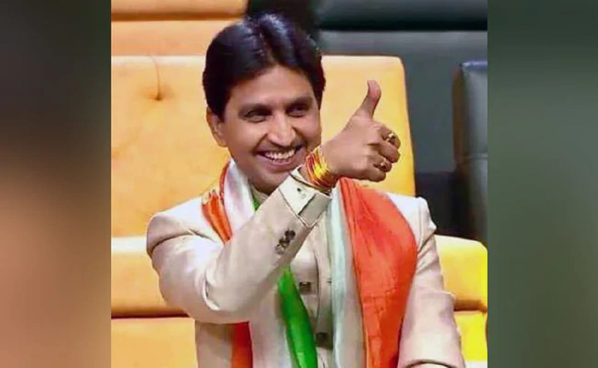 Kumar Vishvas hits out at Modi govt and BJP over Petrol Diesel price hike