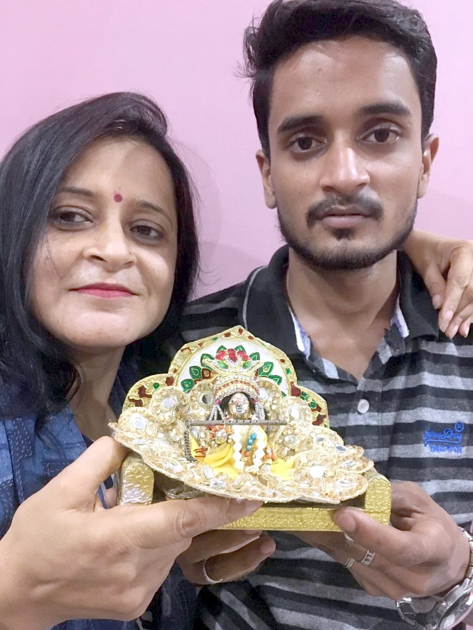 Decorated Laddu Gopal, worship will be done in homes