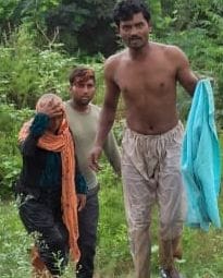 Women jumped into the river, divers rescued