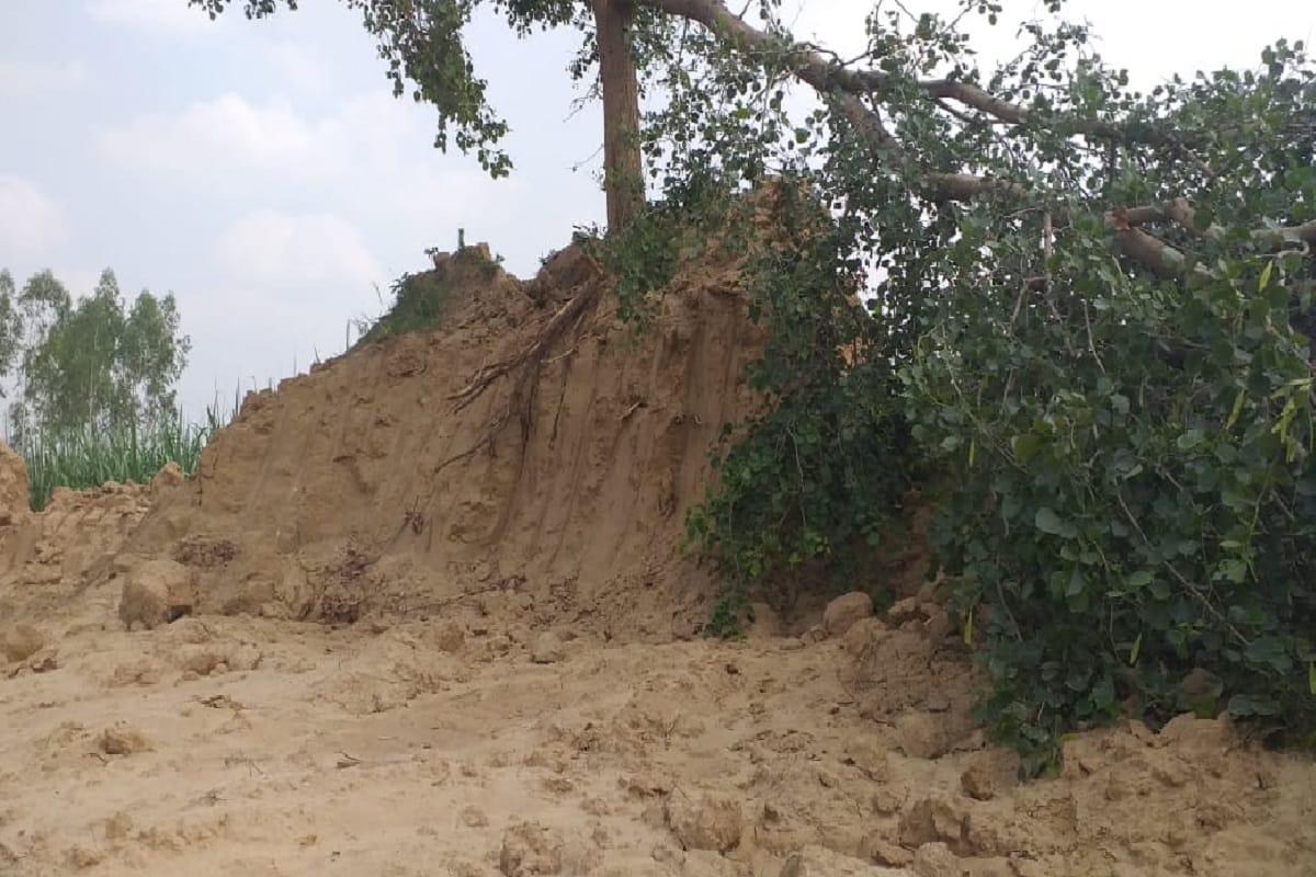 Amar Ujala Special Report: illegal soil have mining with help of Police setting in Meerut
