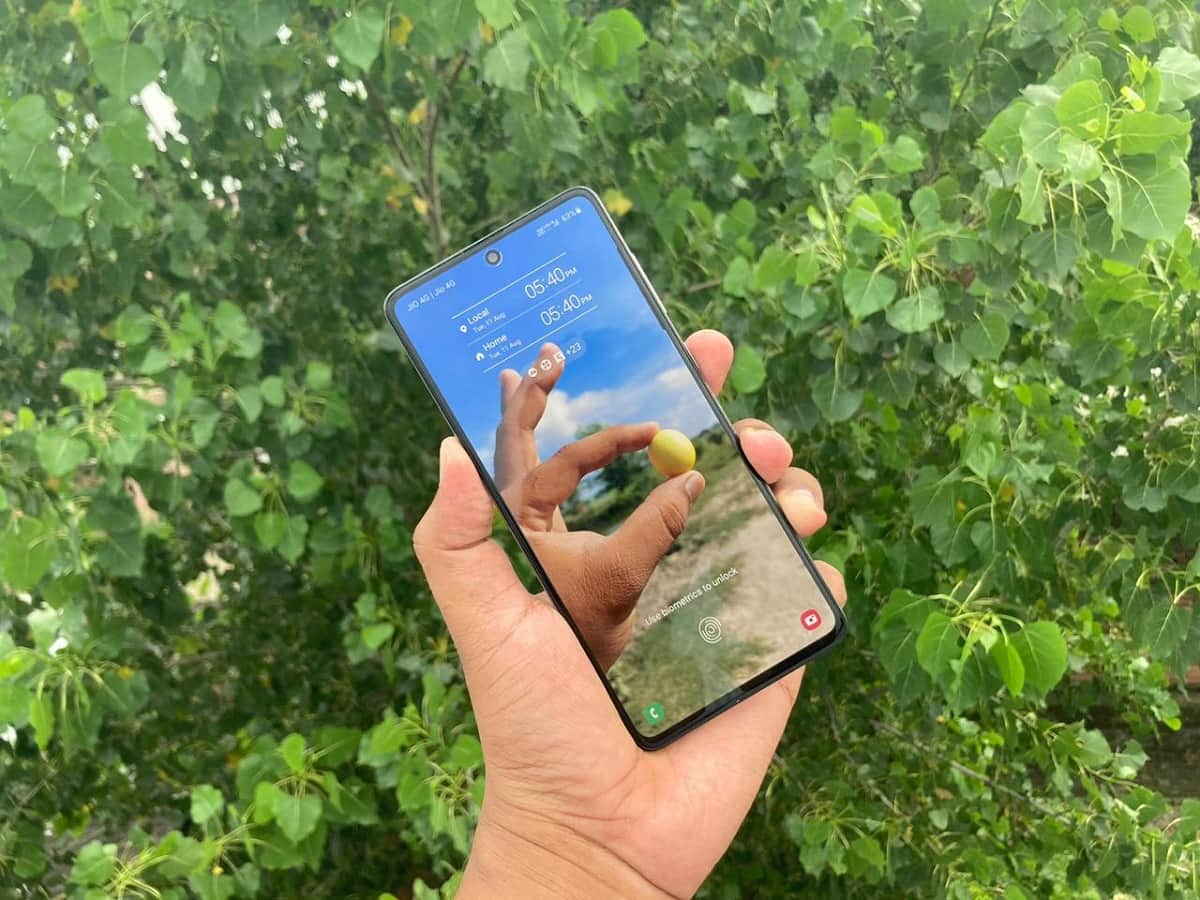 smartphones from Samsung, OnePlus, Vivo, Xiaomi samsung and others that have received price cuts up to Rs 4000 recently