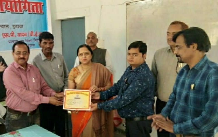 Talent awarded for outstanding performance in ICT competition