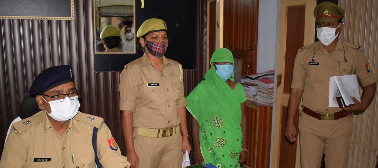 25 thousand rewarded arrested in hardoi