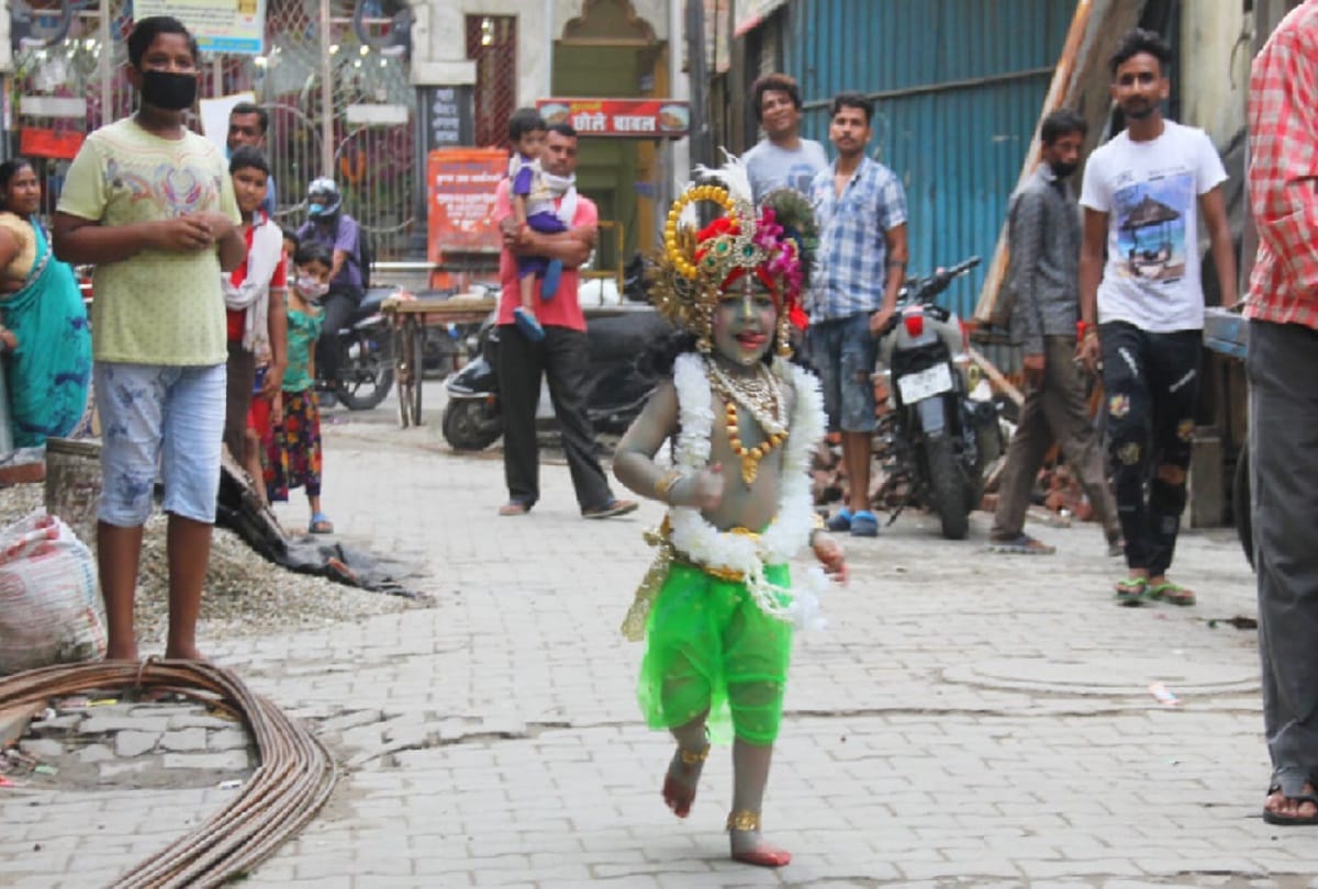 Bal Gopal seen in the mask in moradabad, gave the message - leave your face covered, take care to keep distance