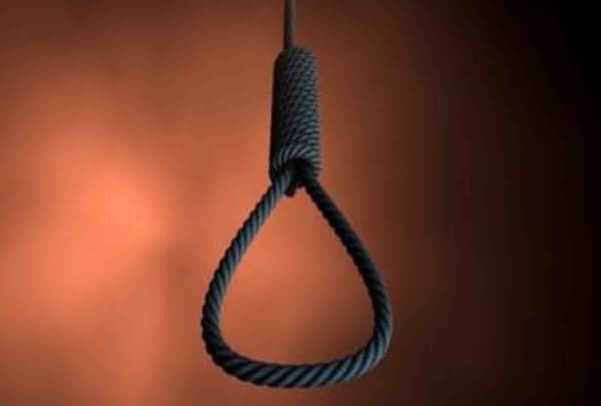 Old man's body found hanging in farrukhabad
