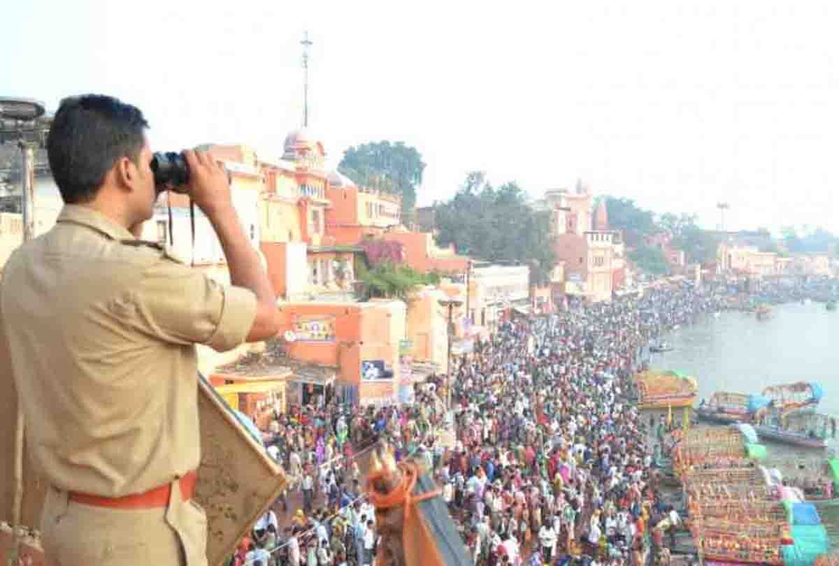 Vikas Dubey Kanpur News: Police does not ask for identity card and Aadhaar card after seeing saffron clothes