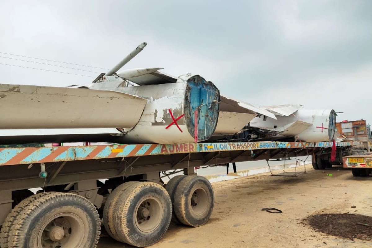 Merchant bought airplane scrap from Gujarat, arrived Meerut after loading it in three trolleys