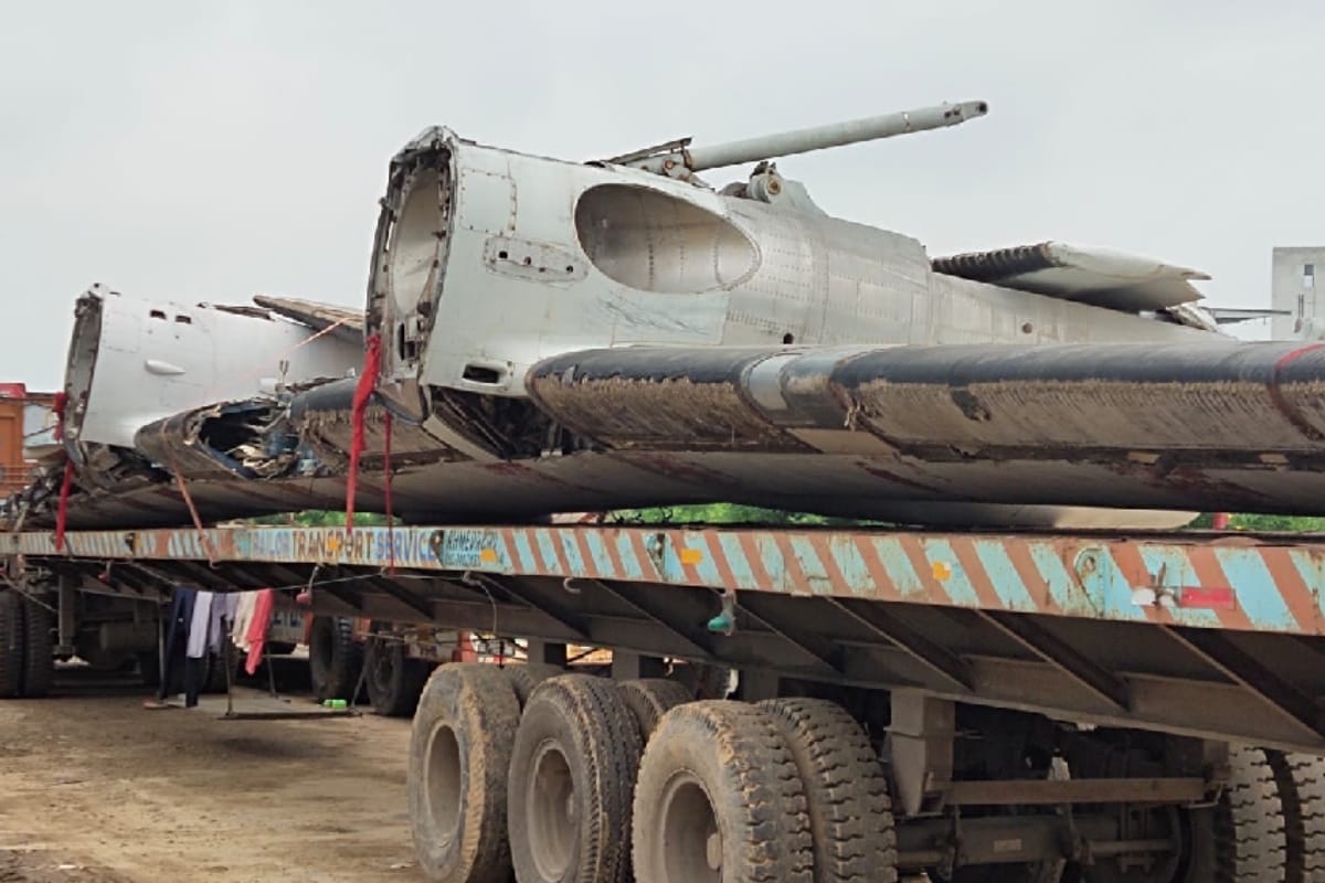 Merchant bought airplane scrap from Gujarat, arrived Meerut after loading it in three trolleys
