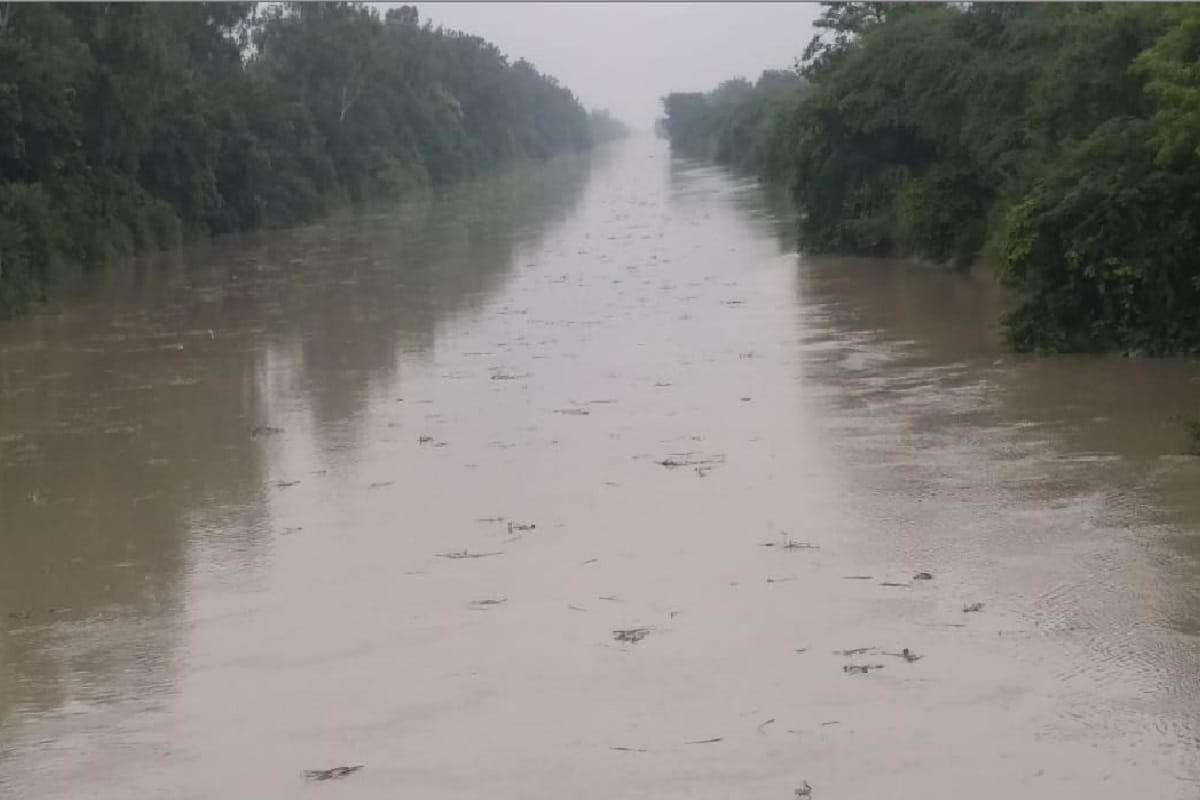 Bijnor News: 1.43 lakh cusecs water released in Ganga and threat to these villages
