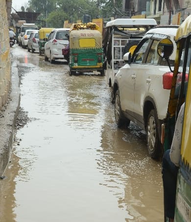 Heavy vehicles will not be able to enter the city till one o'clock in the night