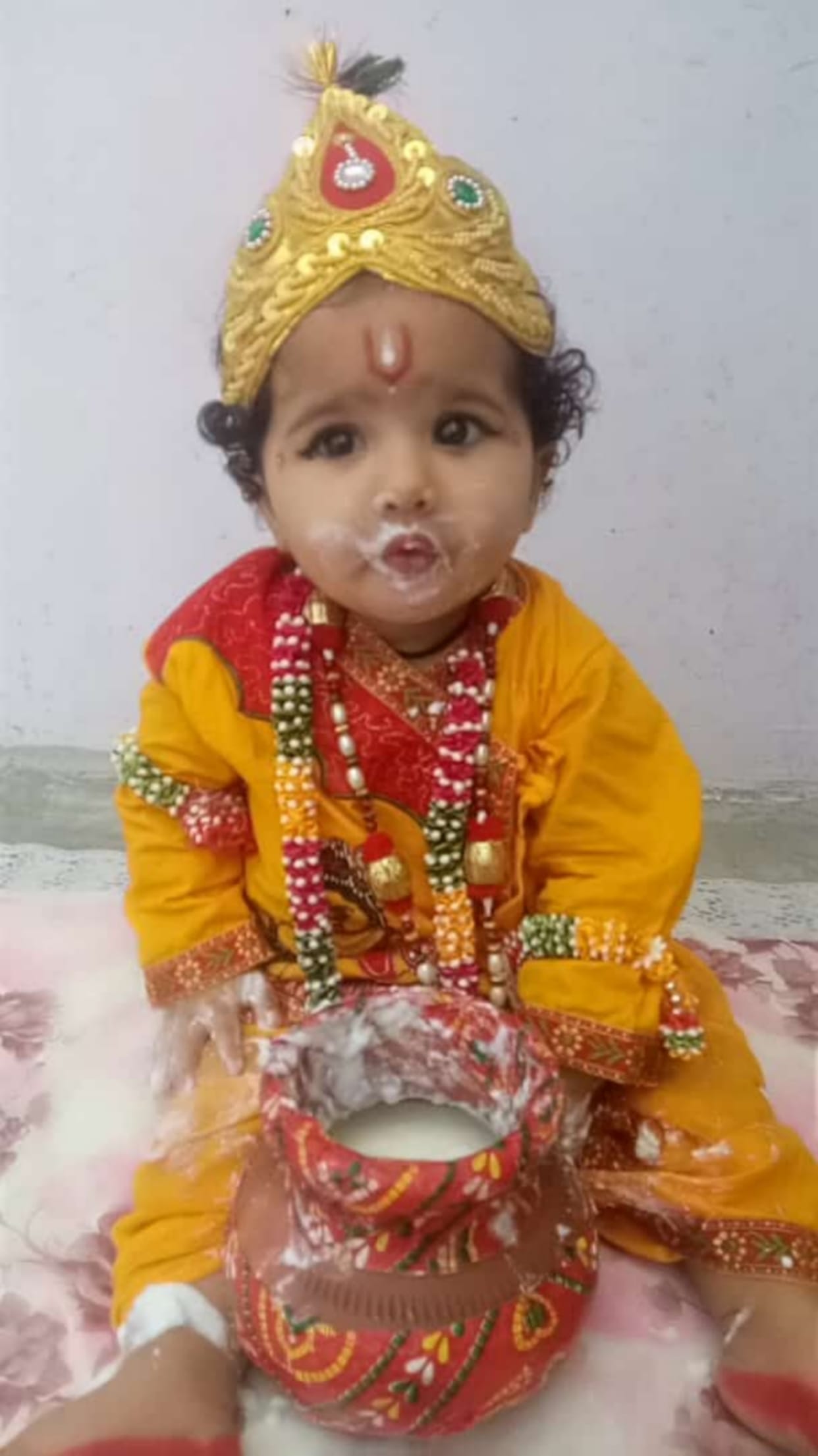 Congratulations on the birth of Krishna at midnight, women sing Sohar