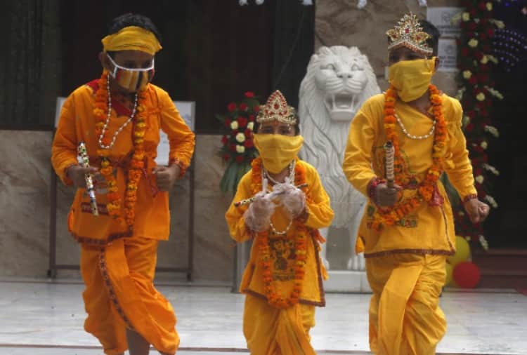 See the Beautiful pictures of shri krishna Janmashtami celebration in Chandigarh