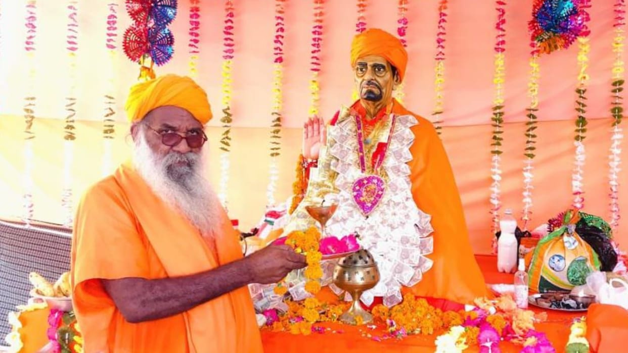 Honorably celebrated Sammandas Maharaj's death anniversary