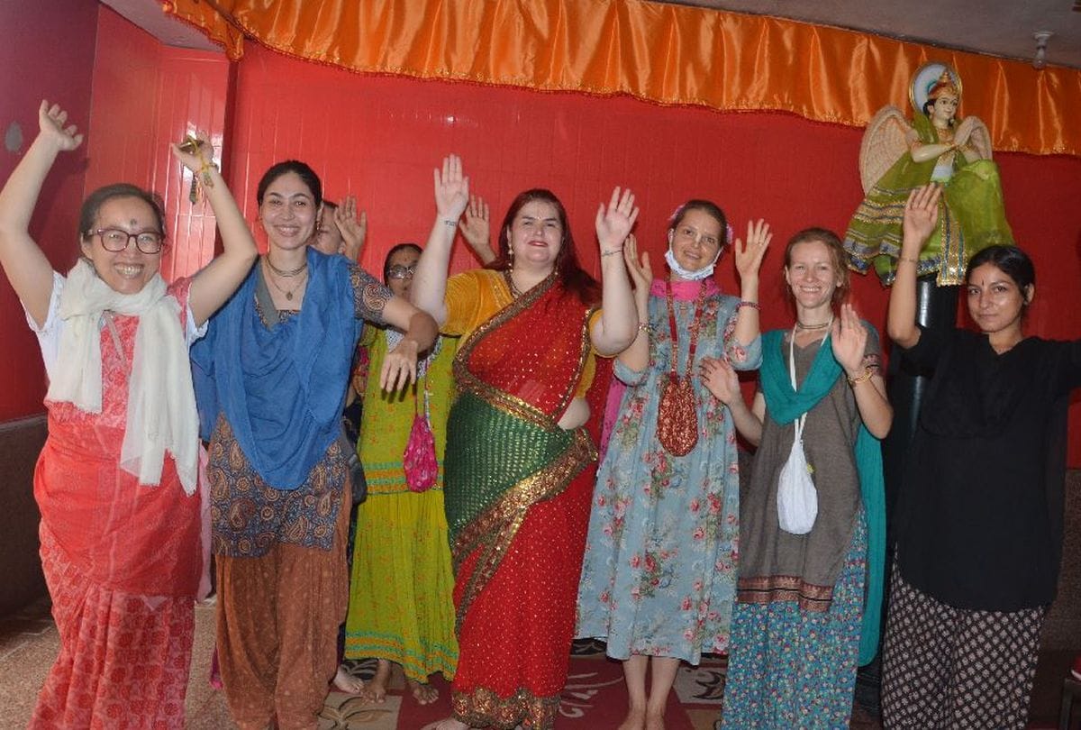 Foreign Devotees Decorated Janmashtmi In Vrindavan