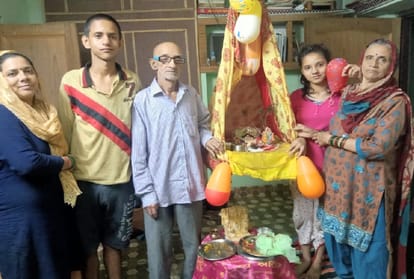 Krishna Janmashtami: the doors of the temple closed in himachal, people swang Kanha in homes