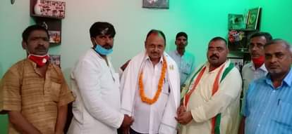 दहिलामऊ में  आजादी मेरा अभिमान कार्यक्रम के तहत स्वतंत्रता संग्राम सेनानी के परिजन को सम्मानित ?