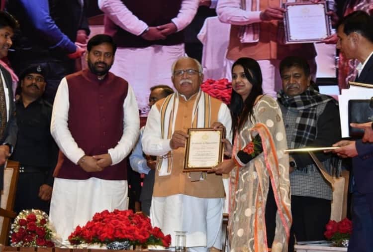 International Youth Day: Success Story of Digital Revolution Role Model Misbah Hashmi