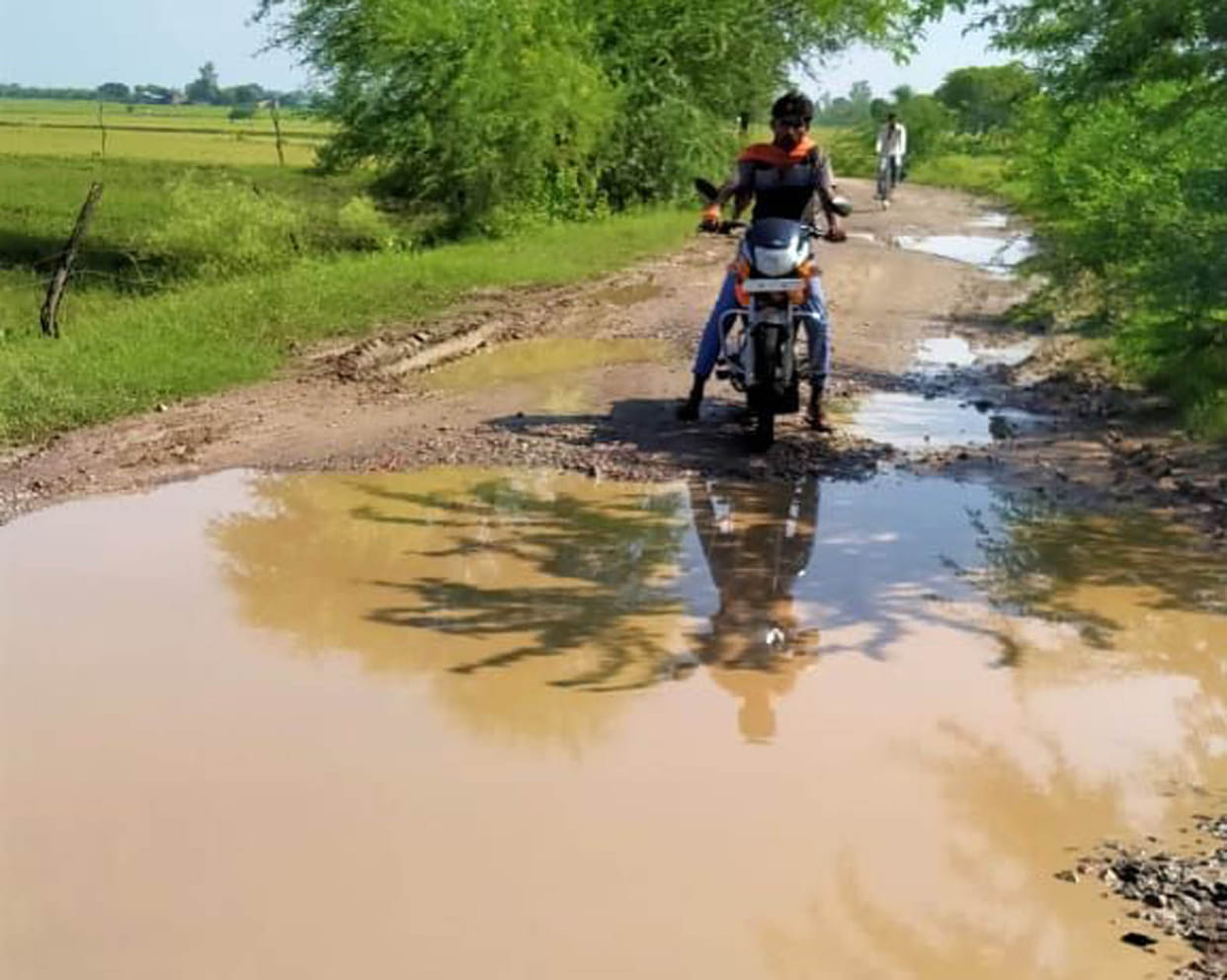 Road connecting UP-MP turned into pits