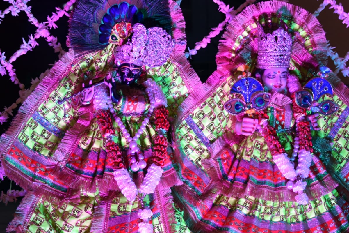 shri krishna janmashtami 2020: kanha temple in meerut and nearby District filled with lights