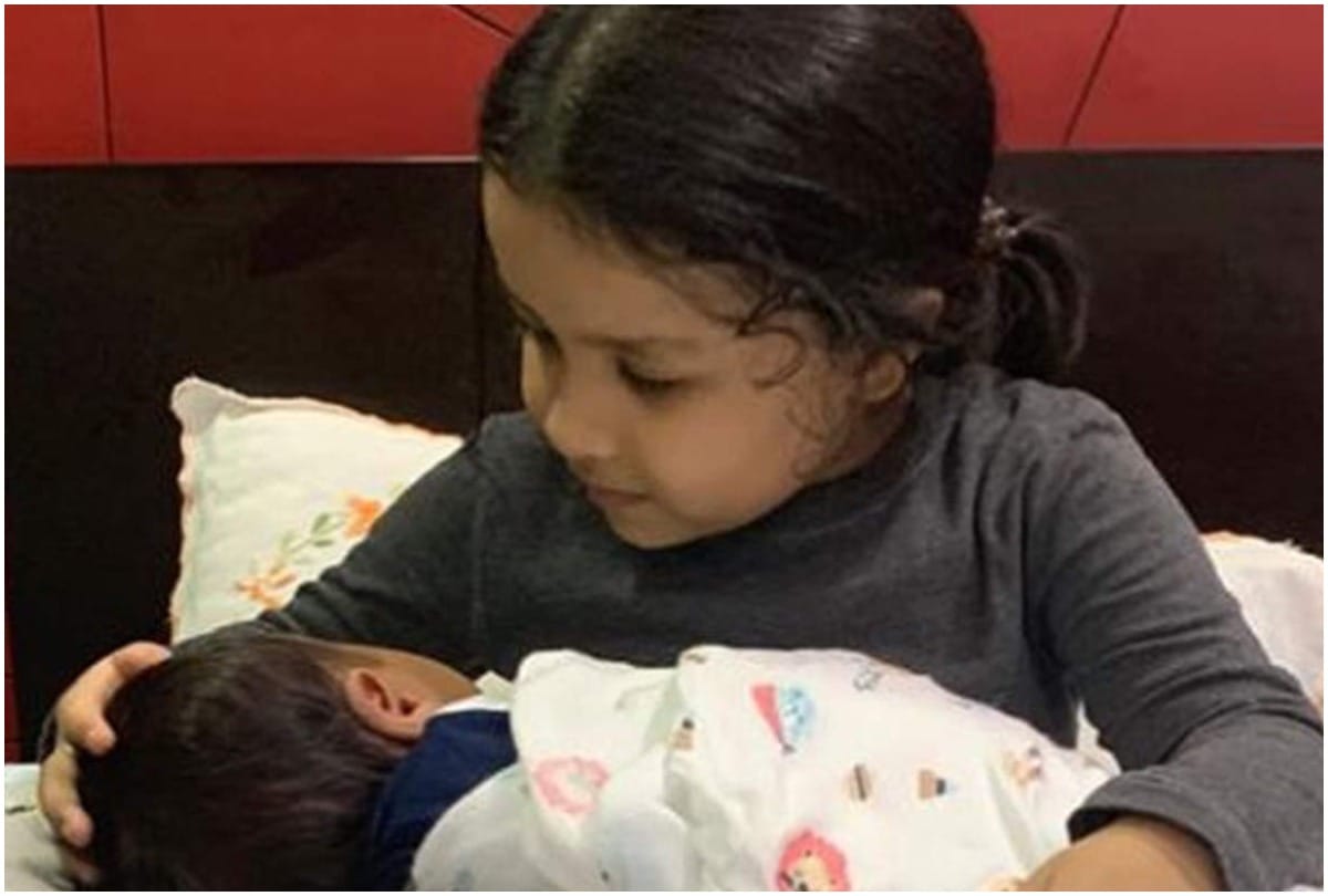 Sakshi Singh Dhoni Shared Picture Of Daughter Ziva With A Child On Social Media